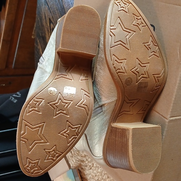 Dirty Laundry metallic booties - Picture 6 of 8